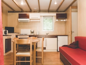 Dining - Detached Chalet With Dishwasher, Located in Natural Region (Moncontour)
