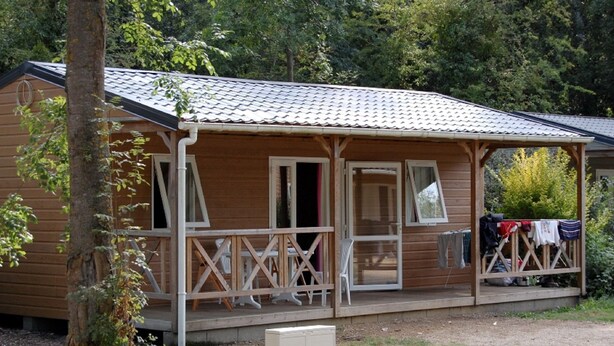 Chalet | Exterior - Detached Chalet With Dishwasher, Located in Natural Region (Moncontour)