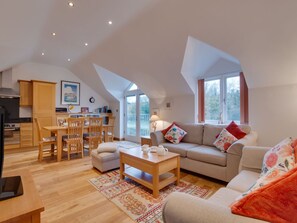 DVD player - Contemporary Holiday Home in Little Petherick With Terrace (Wadebridge)