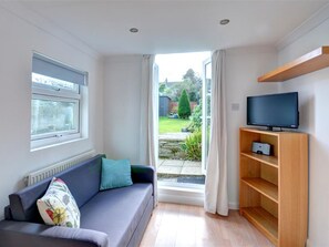 DVD player - Charming Holiday Home in St. Ives With Bathtub, Garden, and Private Parking (St Ives)