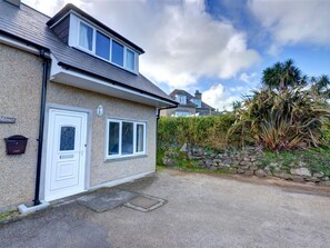 Exterior - Charming Holiday Home in St. Ives With Bathtub, Garden, and Private Parking (St Ives)