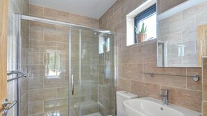 Unclassified image, 3 of 8, button - Luxurious Apartment in Par With Beach Nearby (Par)