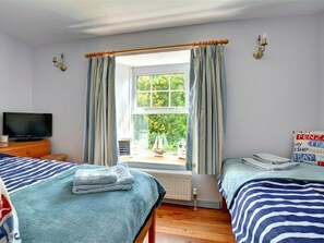 1 Schlafzimmer, individuell eingerichtet, Bettwäsche