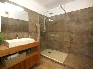 House | Bathroom | Shower - Exquisite Holiday Home by the Beach in Hyères (Hyeres)