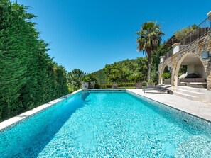 Pool - Lavish Holiday Home in La Croix-valmer With Swimming Pool (La Croix-Valmer)