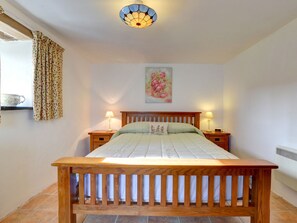 1 Schlafzimmer, individuell eingerichtet, Bettwäsche