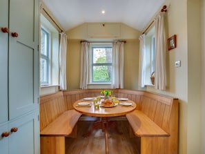 Dining - Holiday Home in old Schoolhouse From 1700, set in Wonderful Gardens (Penrith)