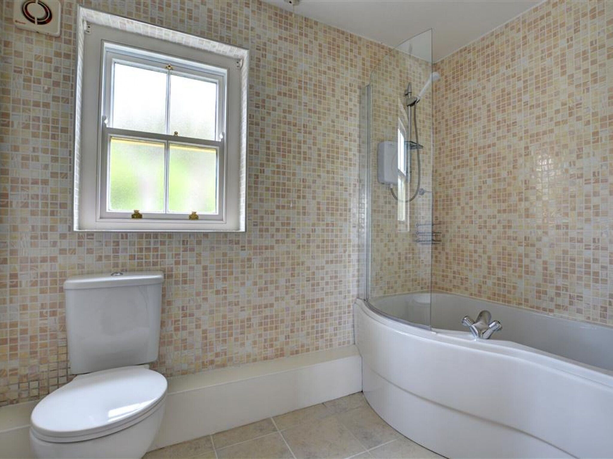 Combined shower/bathtub
