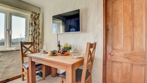 Dining - Provincial Holiday Home in Newton-le-willows With Garden (Bedale)