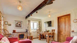 Living room - Provincial Holiday Home in Newton-le-willows With Garden (Bedale)