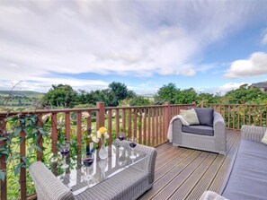 Balcony - Plush Holiday Home in Harmby Yorkshire With Garden (Leyburn)