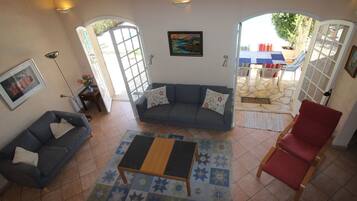 Fireplace, DVD player