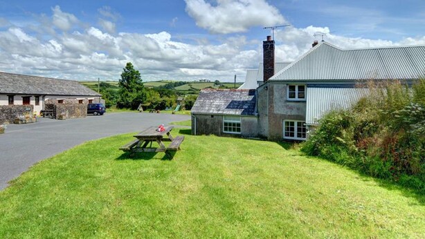 Exterior - Rustic Holiday Home in North Tamerton With Garden (Holsworthy)