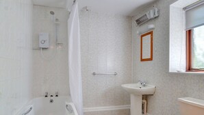 Unclassified image, 2 of 11, button - Centrally Located Home near Gardens & Castle of West Wales (Llangadog)