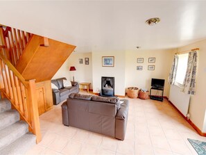 DVD player - Enticing Holiday Home in Llandovery With Barbecue (Llandovery)
