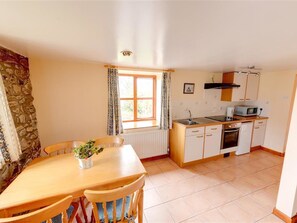 DVD player - Enticing Holiday Home in Llandovery With Barbecue (Llandovery)