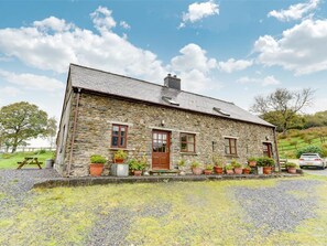 Exterior - Enticing Holiday Home in Llandovery With Barbecue (Llandovery)