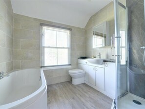 Shower - Magnificent Cottage in Bellerby, Perfect for Walking and Cycling (Leyburn)