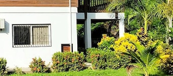 Comfort â Modern Spacious 2BDRMS Condo in West End