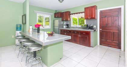 Comfort – Modern Spacious 2BDRMS Condo in West End