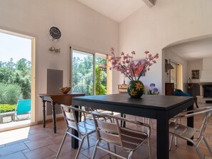 Dining - Secluded Villa in Lorgues With Private Pool (Lorgues)