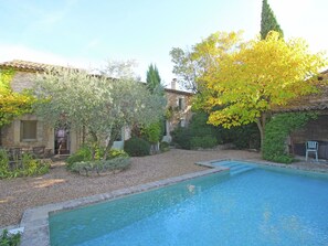 Exterior - Tastefully Decorated House With Private Pool, Near the Famous Village Gordes (Cabrieres-d'Avignon)