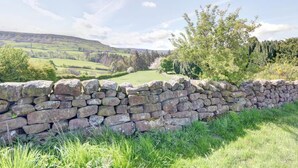 Unclassified image, 5 of 20, button - Spacious Holiday Home in Danby Yorkshire With Garden (Whitby)