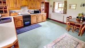 Dining - Spacious Holiday Home in Cropton Yorkshire With Garden (Pickering)