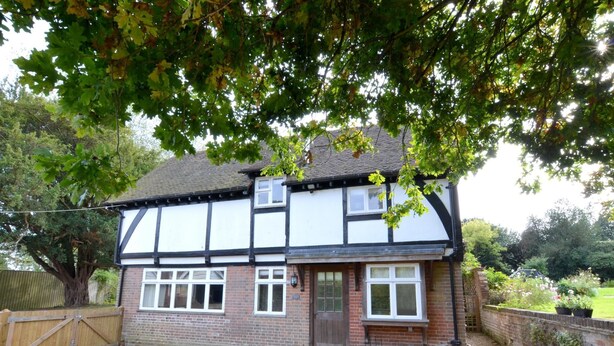 Exterior - Modern Holiday Home in Hawkhurst Kent With Garden (Cranbrook)