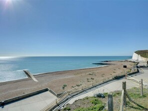 Exterior - Comfortable and Luxurious Family Home With Beautiful Sunny Garden, Close to the Beach (Brighton)