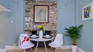 Unclassified image, 4 of 14, button - Delightful Holiday Home in Appledore With Garden (Bideford)
