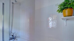 Unclassified image, 5 of 14, button - Delightful Holiday Home in Appledore With Garden (Bideford)