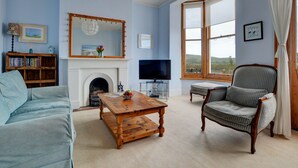Exterior - Quaint Holiday Home in Swanage Britain With Private Garden (Swanage)