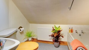 Bathroom - Quaint Holiday Home in North East Britain Near Beach (Alnwick)