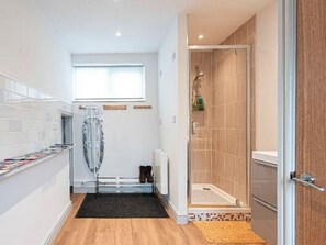 Ferienhaus | Badezimmer | Dusche, Handtücher