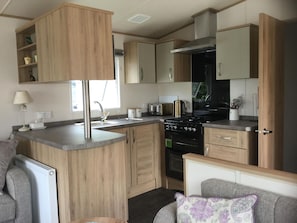 Microwave, stovetop - Lovely Mobile Home in Hastings near Hastings Castle (Hastings)