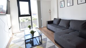 Unclassified image, 4 of 10, button - Contemporary Apartment in Sheffield near River (Sheffield)