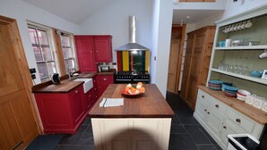 Unclassified image, 4 of 18, button - Charming Holiday Home in Leamington Spa Near Jephson Garden (Royal Leamington Spa)