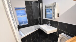 Unclassified image, 2 of 18, button - Charming Holiday Home in Leamington Spa Near Jephson Garden (Royal Leamington Spa)