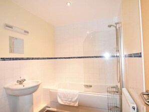 House | Bathroom - Historic Holiday Home in Sheffield near Town Center (Sheffield)