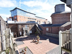 Balcony - Historic Holiday Home in Sheffield near Town Center (Sheffield)