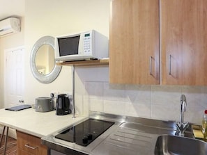 Apartment | Private kitchen | Microwave, stovetop, toaster