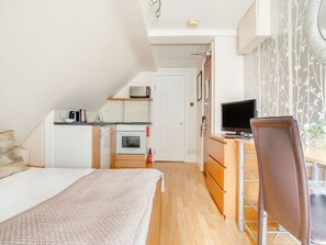 Microwave, stovetop, toaster