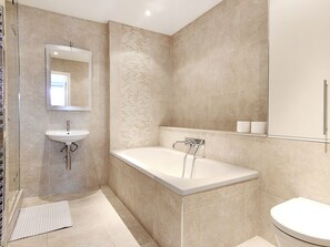 Apartment | Badezimmer | Handtücher