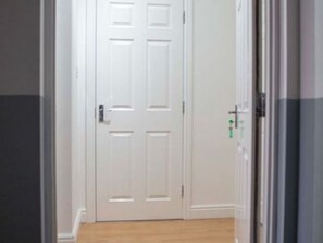2 bedrooms, internet - Lovely Holiday Home in Gloucester near Robinswood Hill Park (Gloucester)