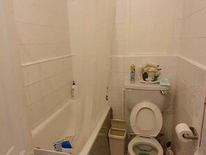 Apartment | Badezimmer | Duschwanne