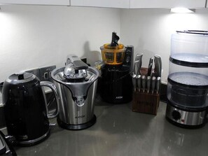 Apartment | Eigene Küche | Kühlschrank, Mikrowelle, Ofen, Wasserkocher