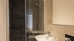 Apartment | Bathroom - Urban Apartment in Manchester near The John Rylands Library (Manchester)