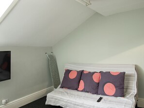 Living room - Contemporary Apartment in Manchester near Tram Station (Manchester)