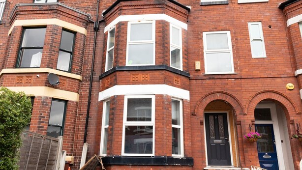 Exterior - Cozy Holiday Home in Manchester near Science Museum (Manchester)